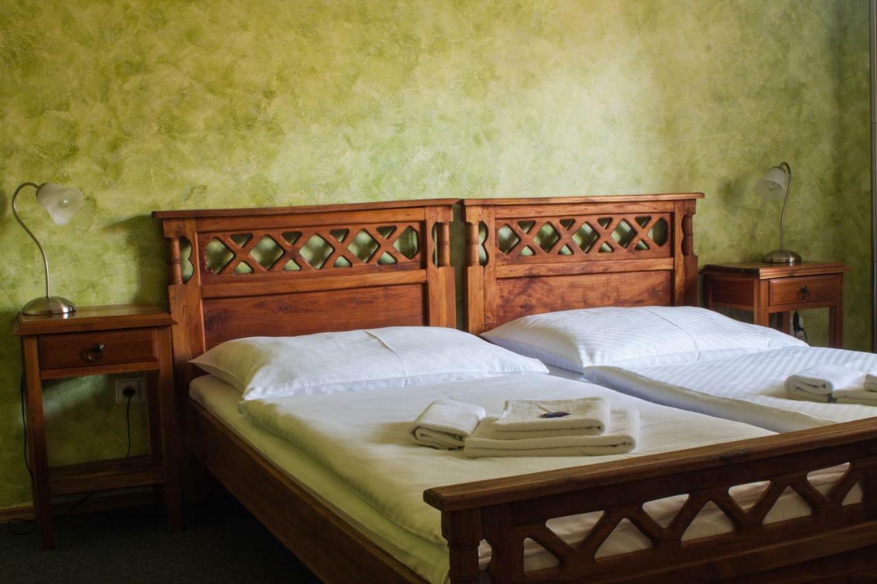 Terra Hotel Trinec Buitenkant foto